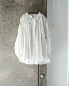 CHURCH SMOCK BLOUSE col.Vintage Whiteのサムネイル