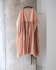 WIDE GATHER ONEPIECE col.Pink Beige WIDE GATHER ONEPIECE col.Pink Beigeのサムネイル