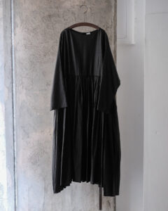 FINE COTTON OXFORD / WIDE GATHER ONEPIECE col.Black FINE COTTON OXFORD / WIDE GATHER ONEPIECE col.Blackのサムネイル