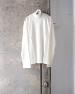 18μ MERINO / TURTLE NECK KNIT PULLOVER col.Creamのサムネイル